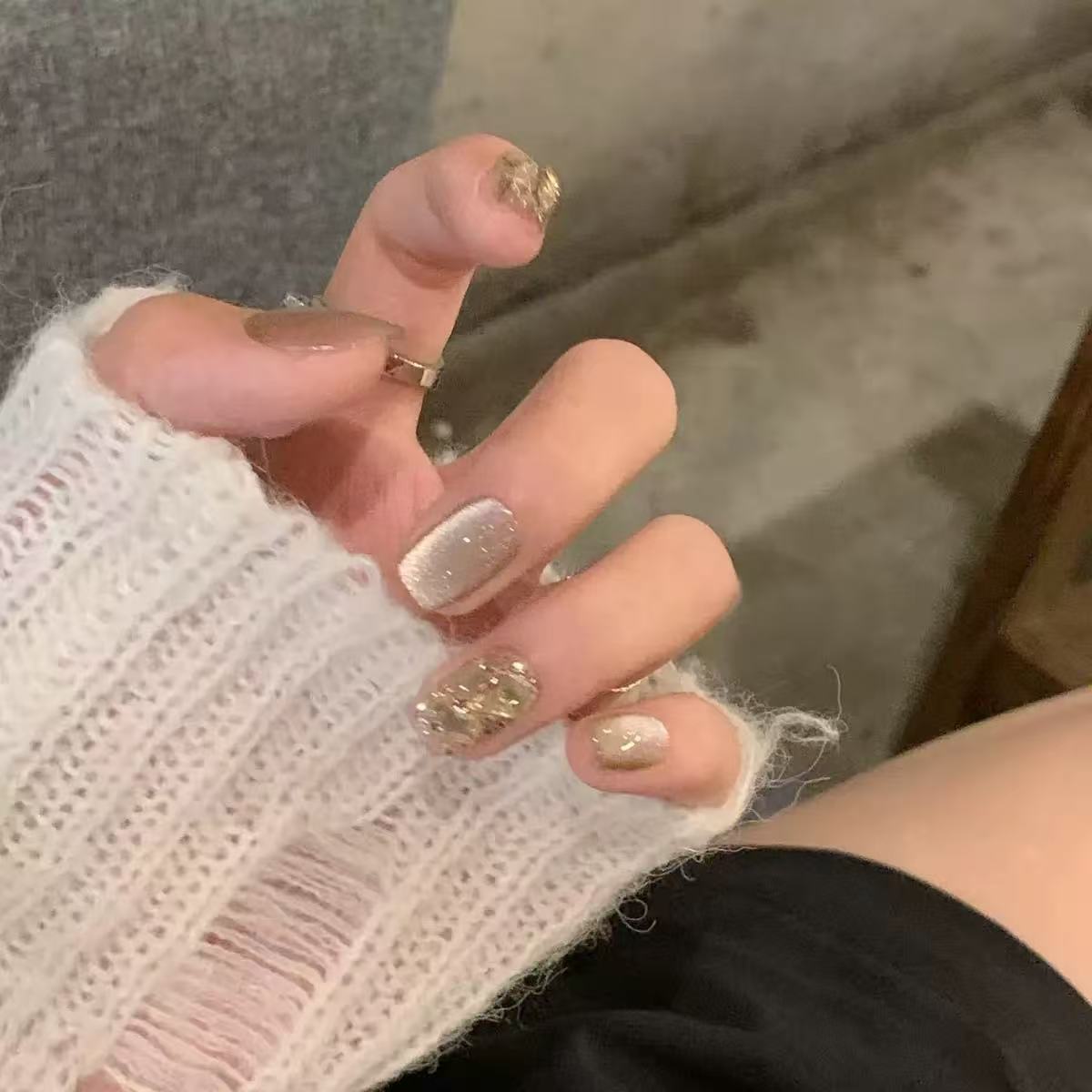 Nail Art Xs - 24 Stück kurze französische minimalistische Katzenaugennägel