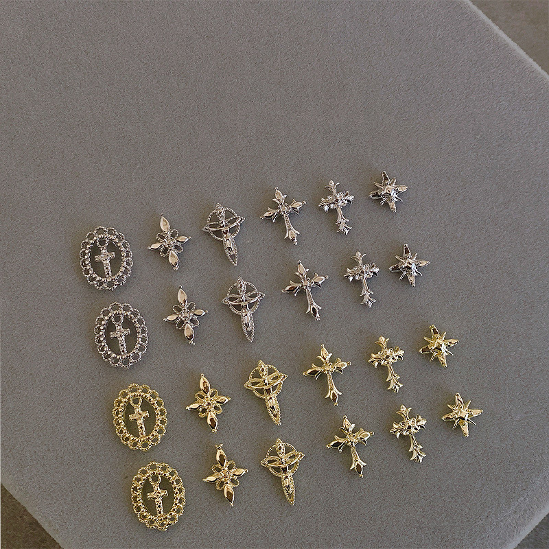 Nail Art Queen - 20 Stück Vintage Royal Cross Star
