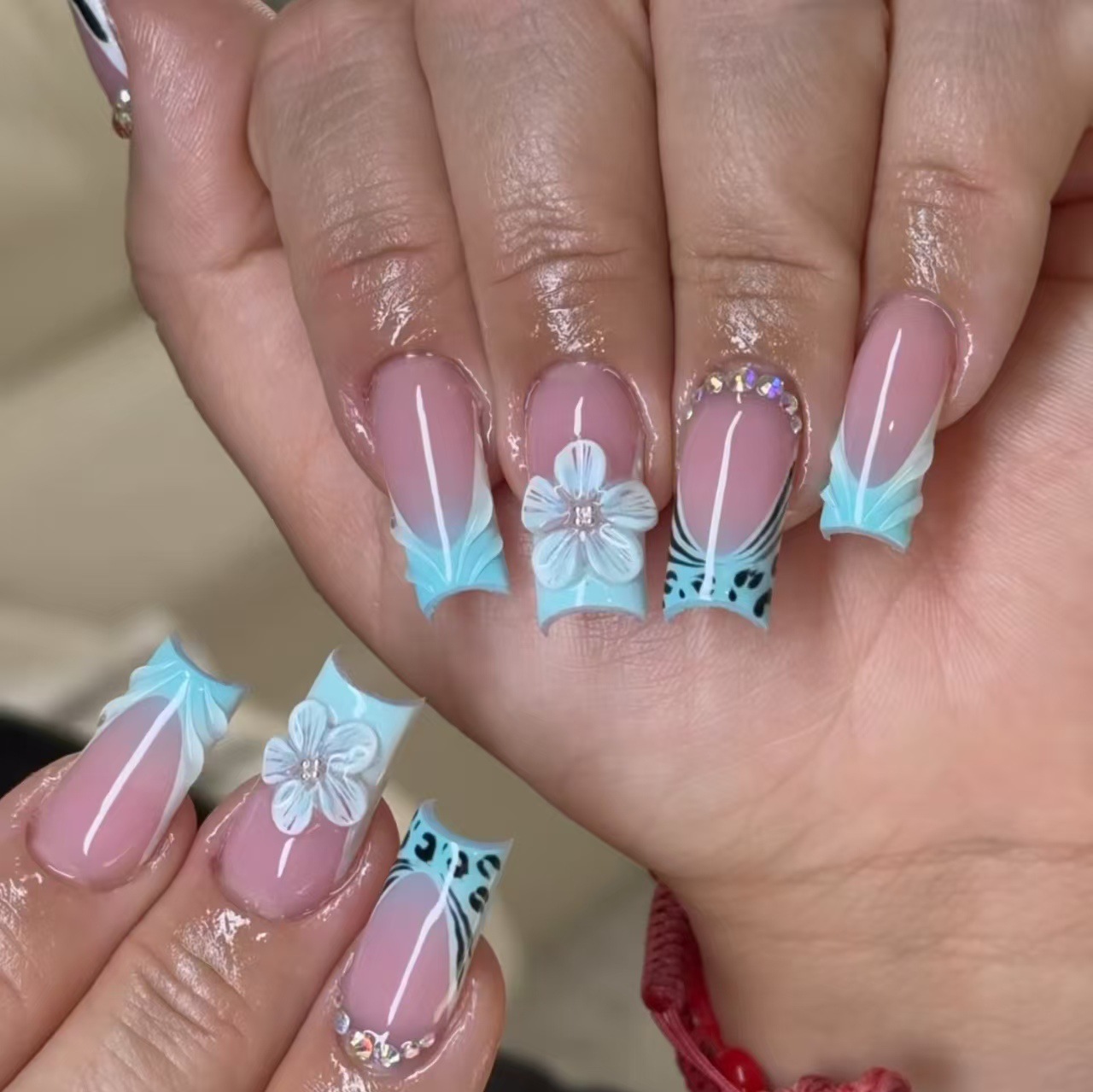 Nail Art Orange - Mittellange künstliche Nägel für Frauen und
