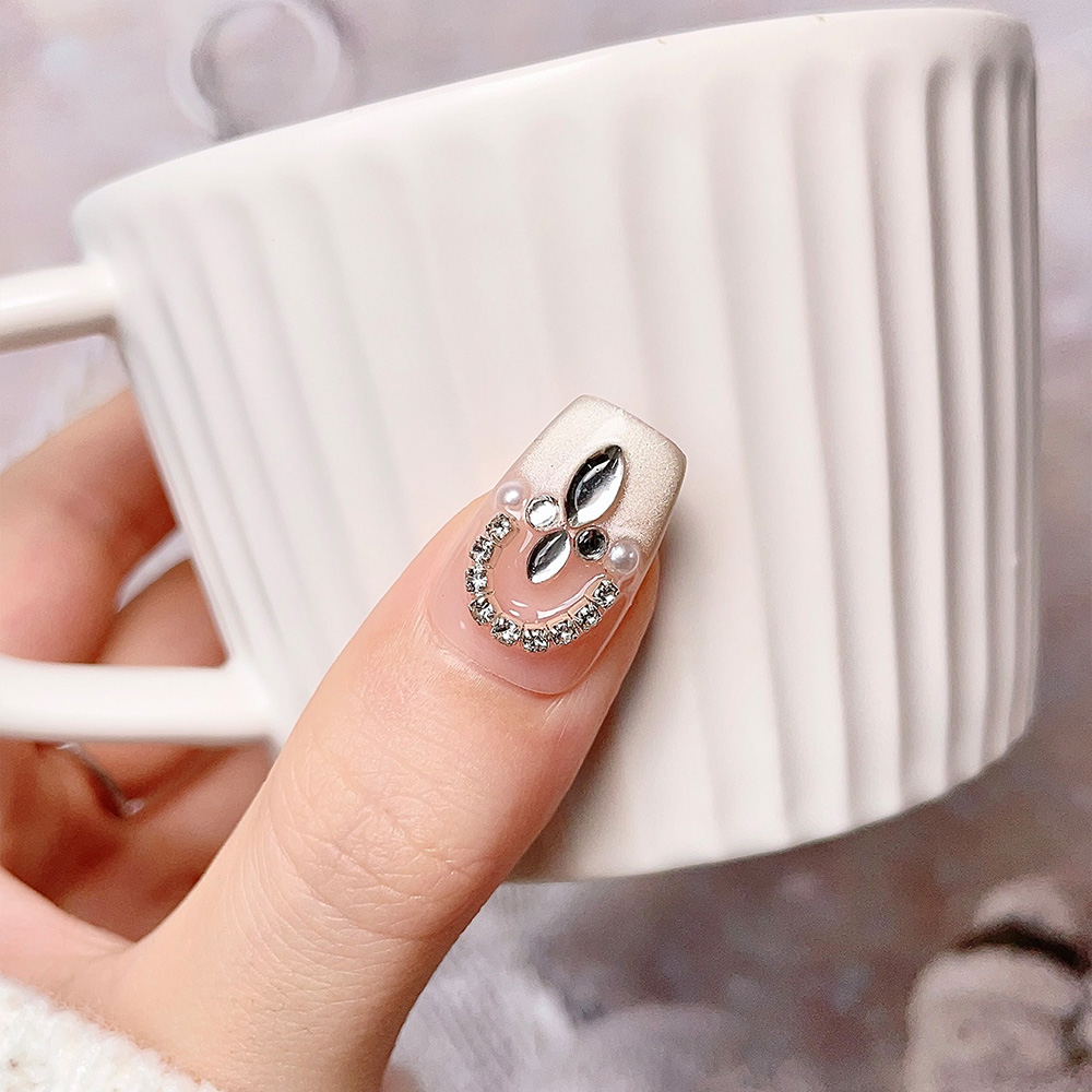 10 Stück kurze, trapezförmige, – Nail Art Queen Bewertung und Preis
