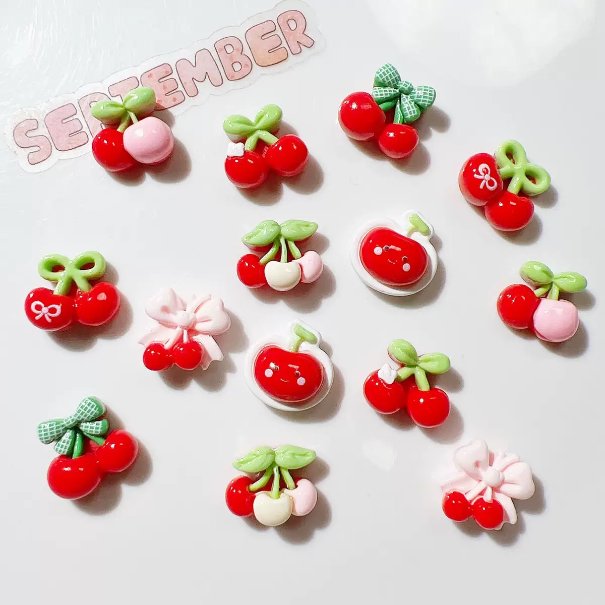 20 Stück niedliche Mini-Cartoo – Nail Art Red Cherry Bewertung und Preis