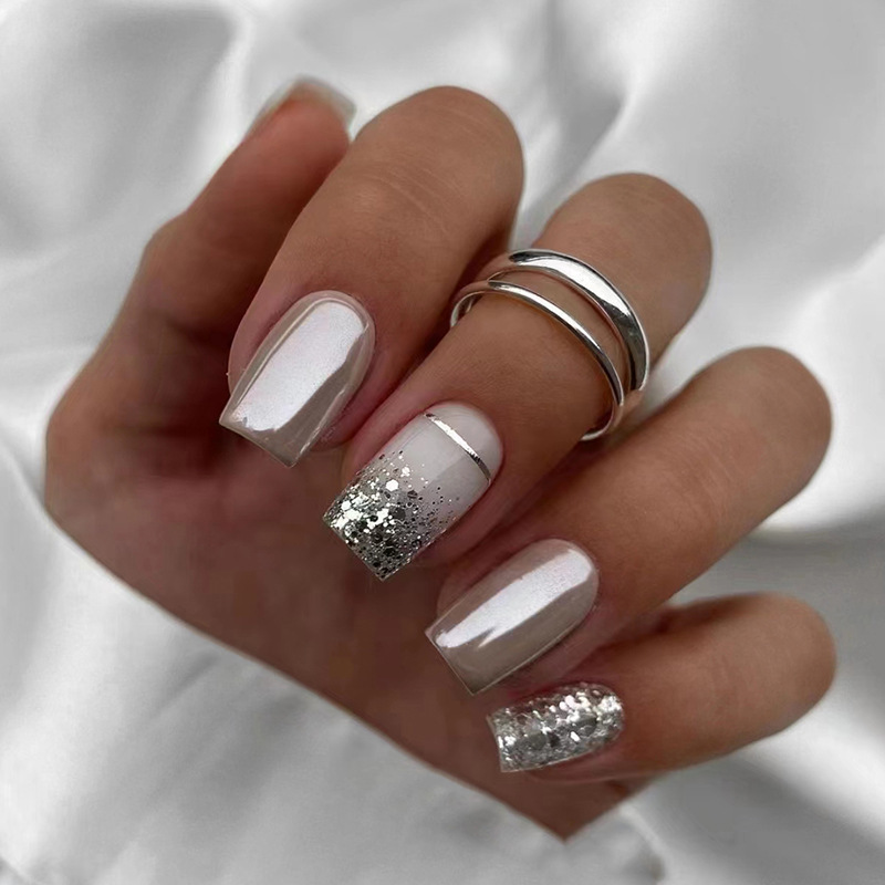 Kurze, quadratische Kunstnägel – Nail Art Glitter Bewertung und Preis