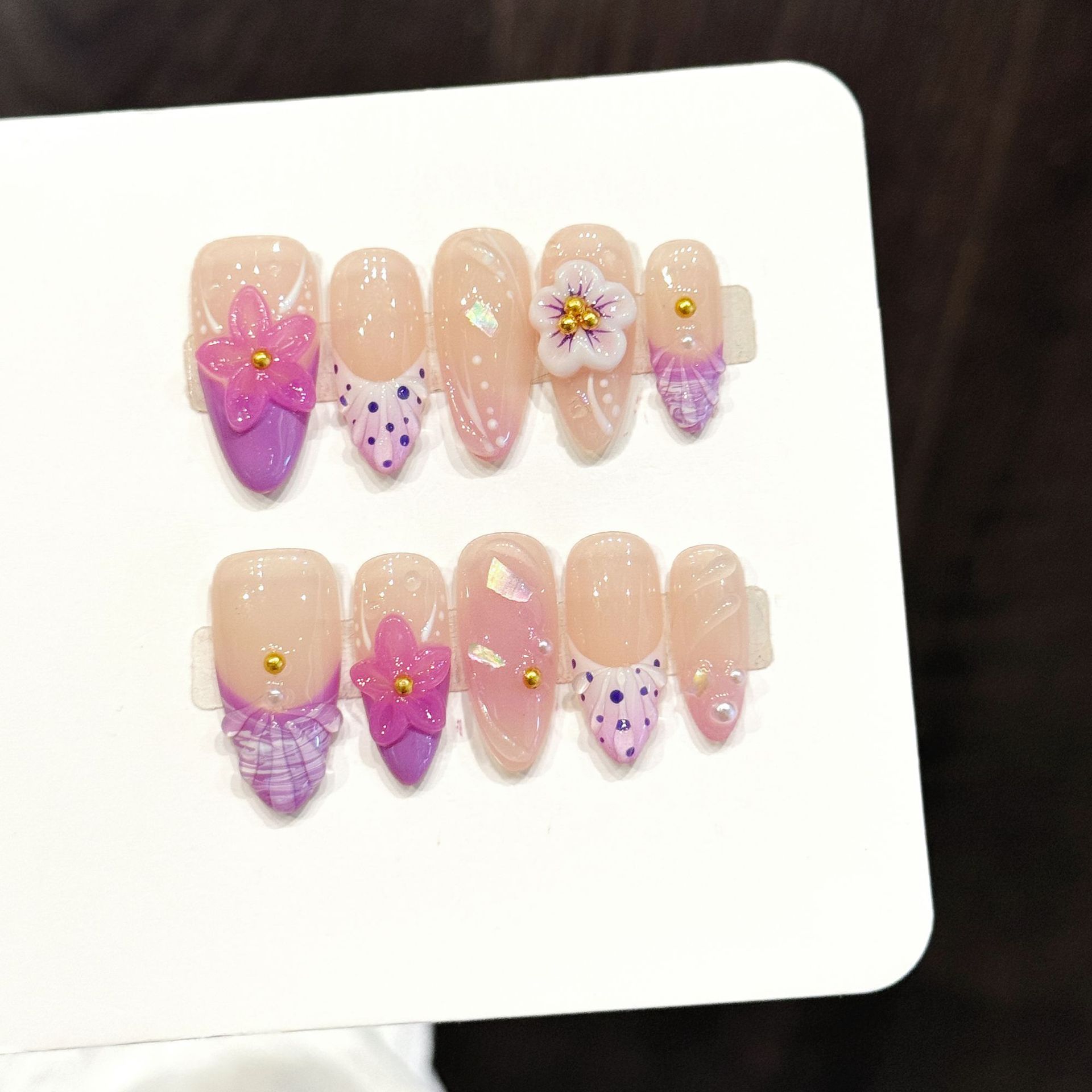 10 Stück Sommerliche, hübsche  – Nail Art Strawberry Bewertung und Preis